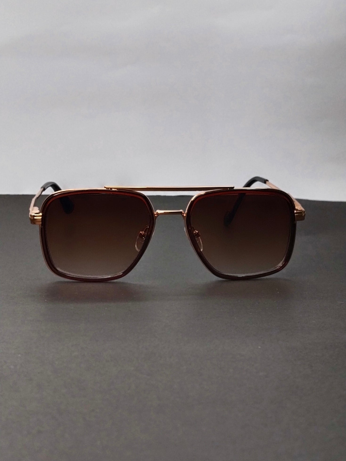 Gold Square Pilot Gradient Sunglasses