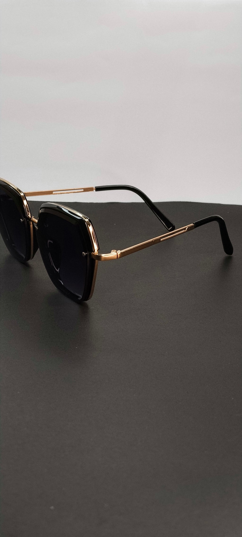 Gold Square Pilot Gradient Sunglasses