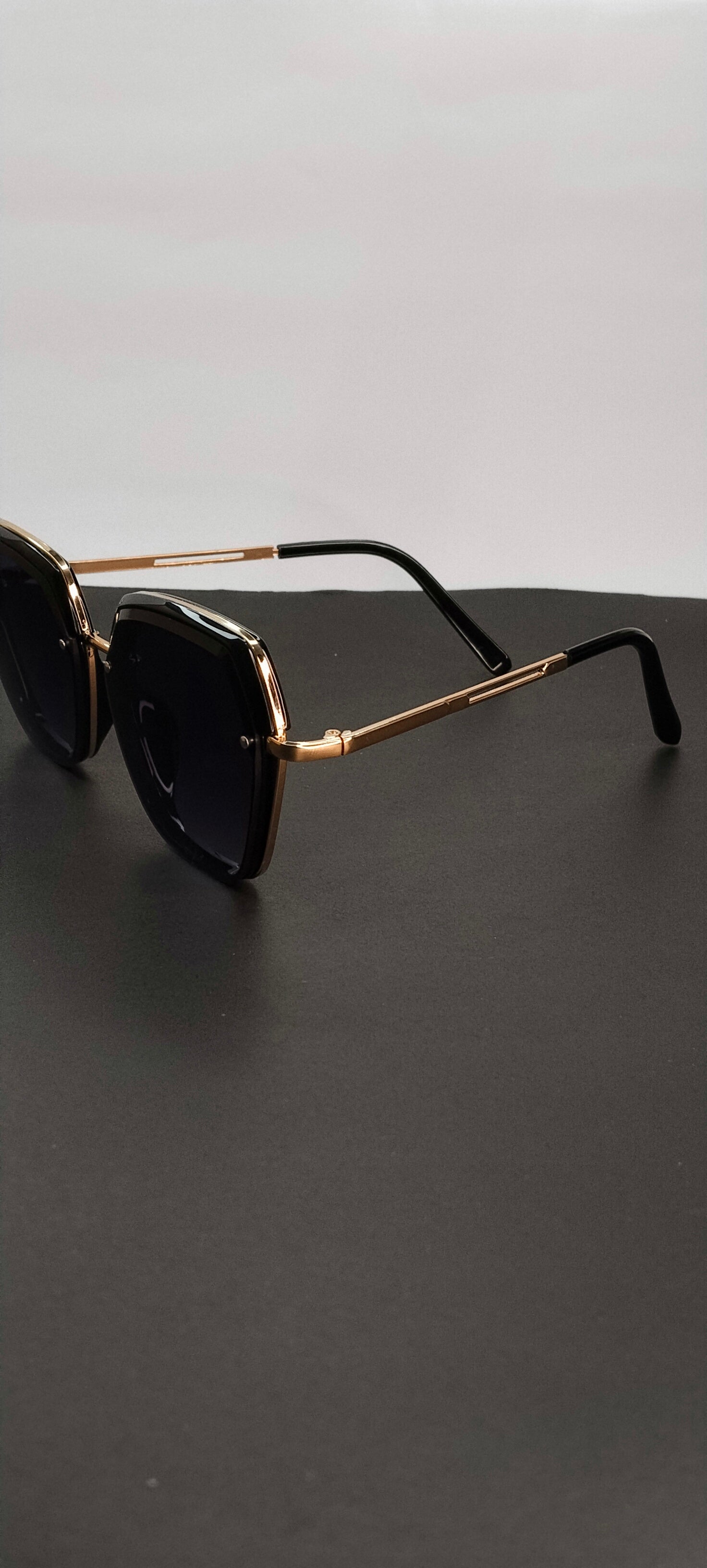 Gold Square Pilot Gradient Sunglasses