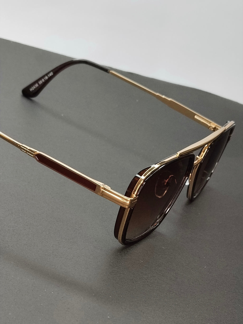 Gold Square Pilot Gradient Sunglasses