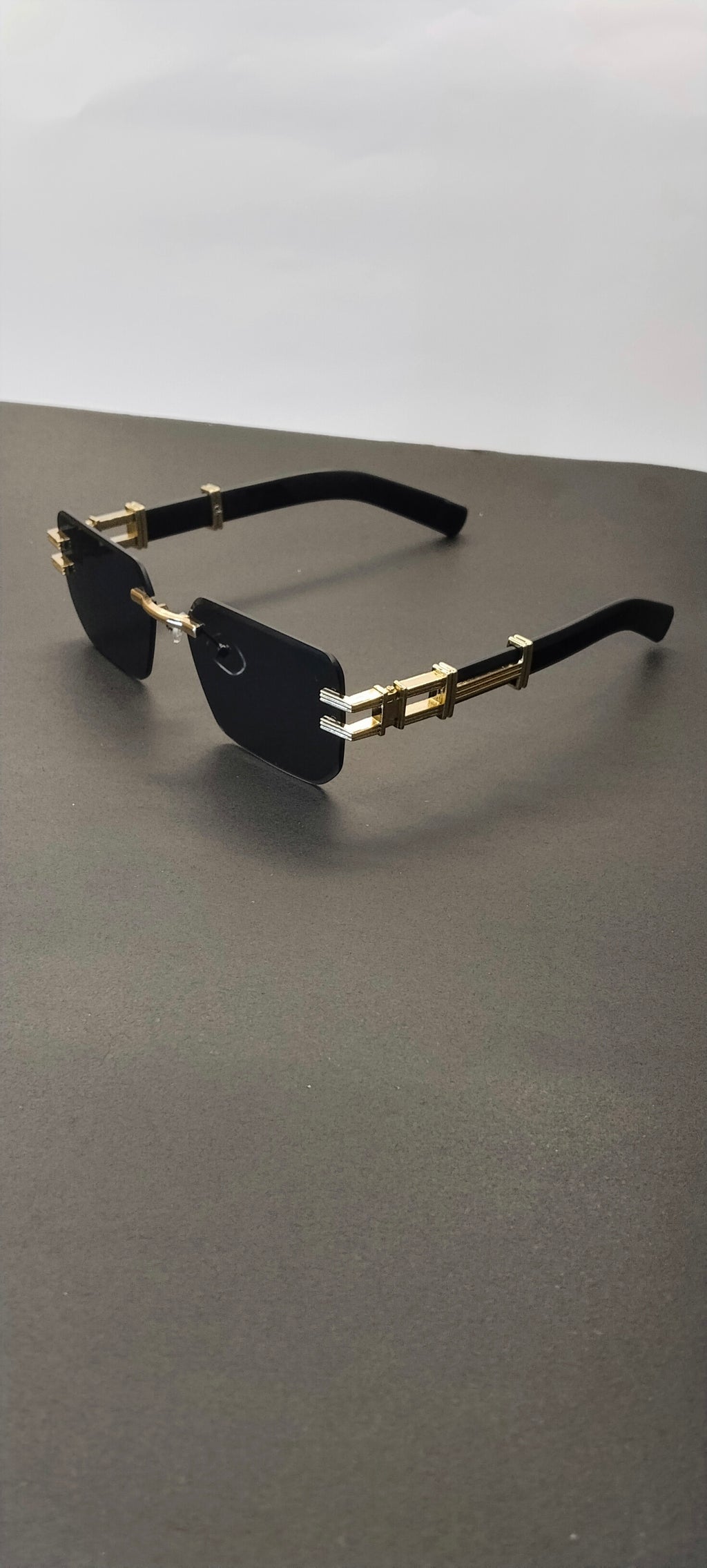 Luxury Rimless Rectangle Gold Bridge Sunglasses