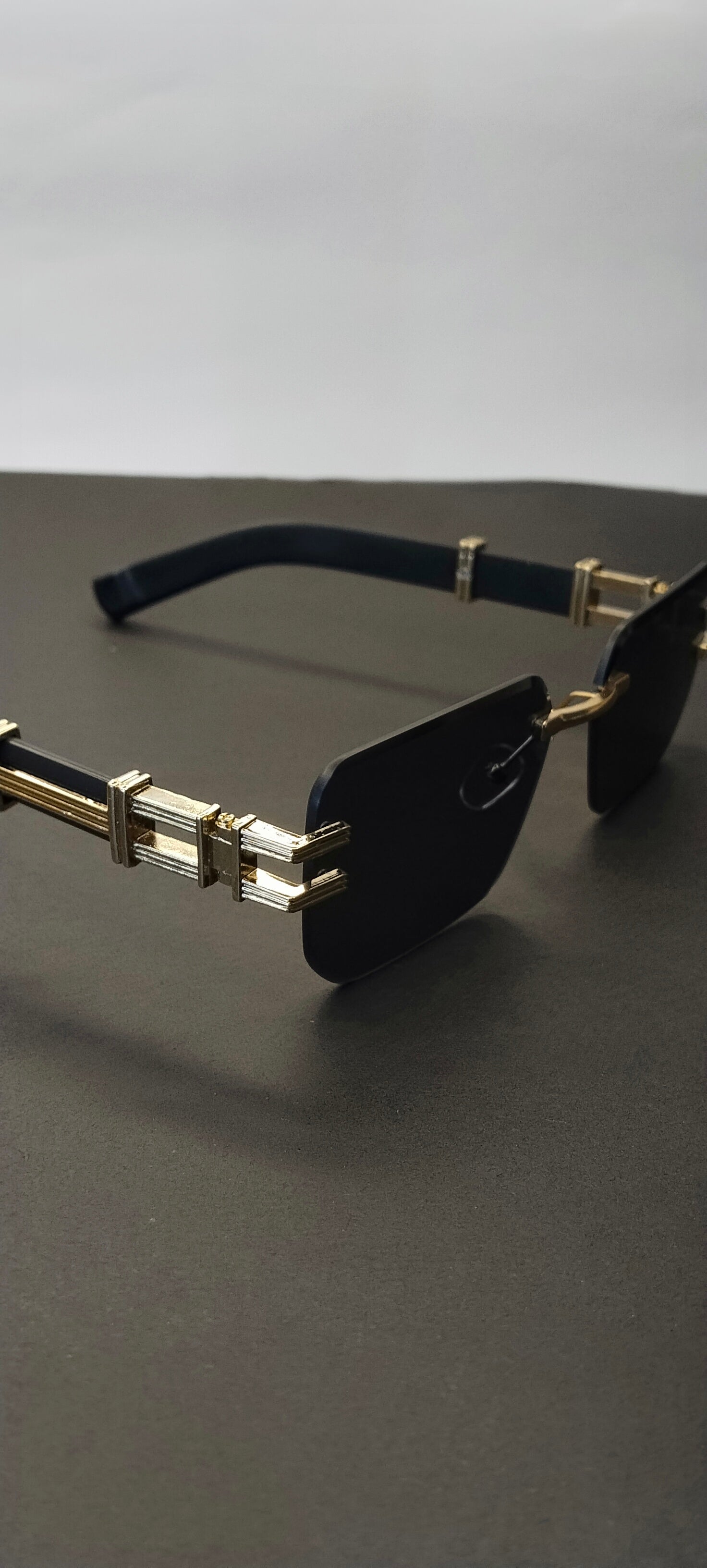 Luxury Rimless Rectangle Gold Bridge Sunglasses