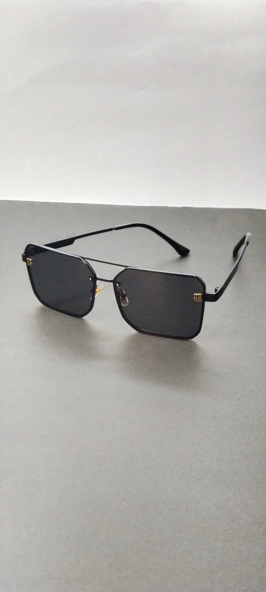 Matte Black Rimless Geometric Aviator Sunglasses