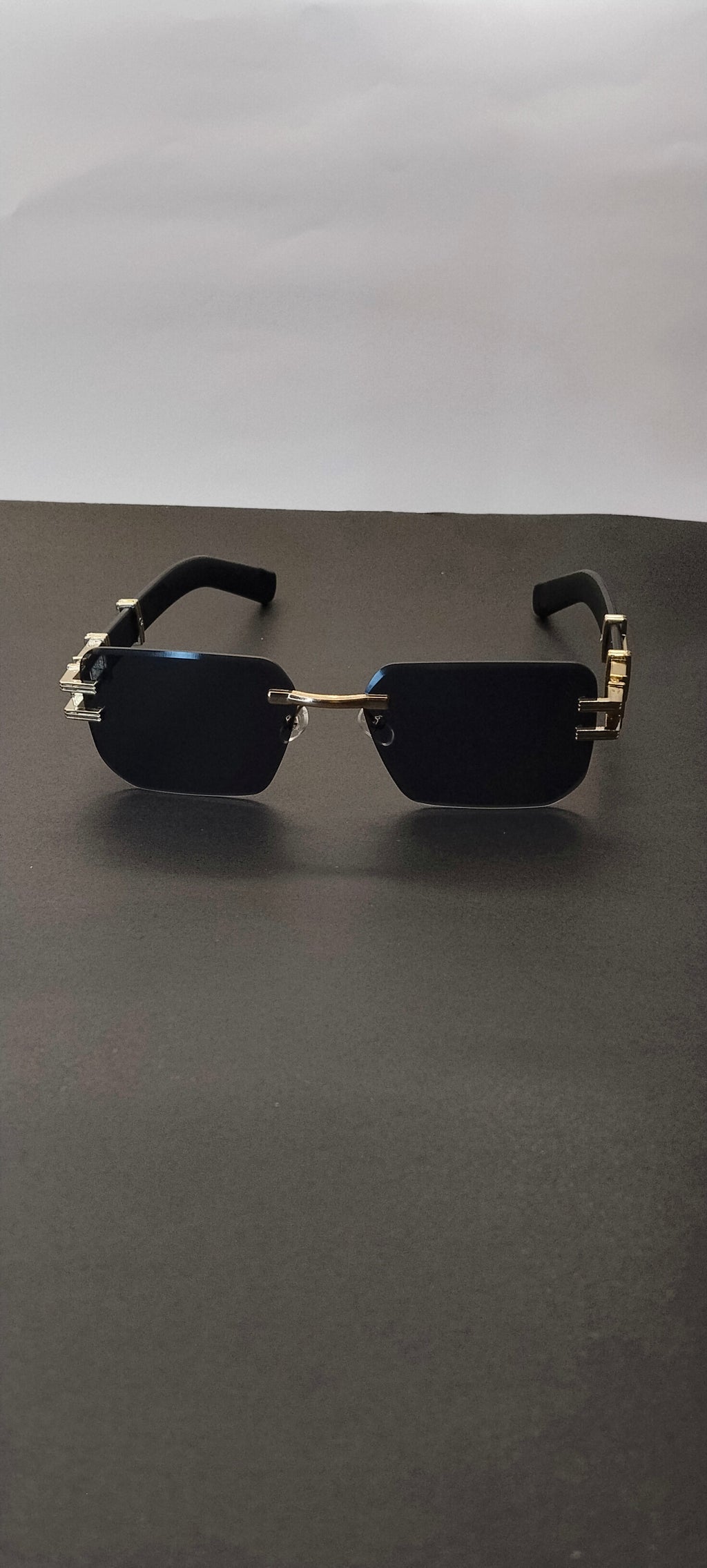 Luxury Rimless Rectangle Gold Bridge Sunglasses